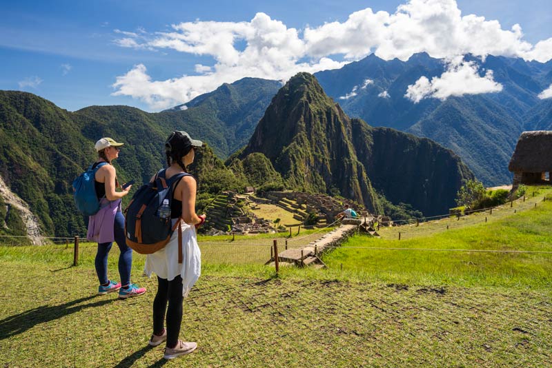 Young students visiting the Wonder of the World
